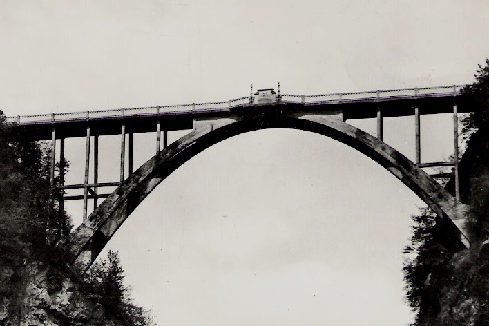 <h1>Ponte della Vittoria</h1>